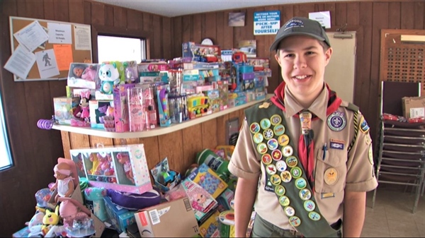 Top Popcorn Seller Fosters Kindness and Gives Back